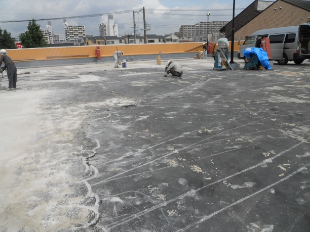 大阪府大阪市内のスーパーの屋上の防水工事